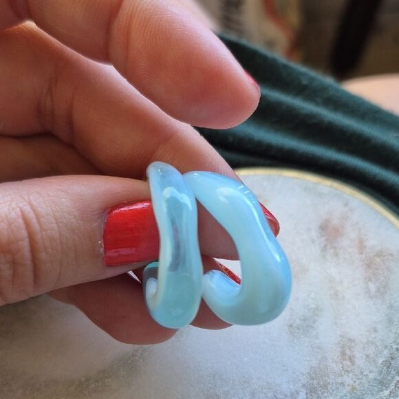 🎁$6 Bundled 🎁Fashion Jewelry Light Blue Curved Earrings - Picture 5 of 6